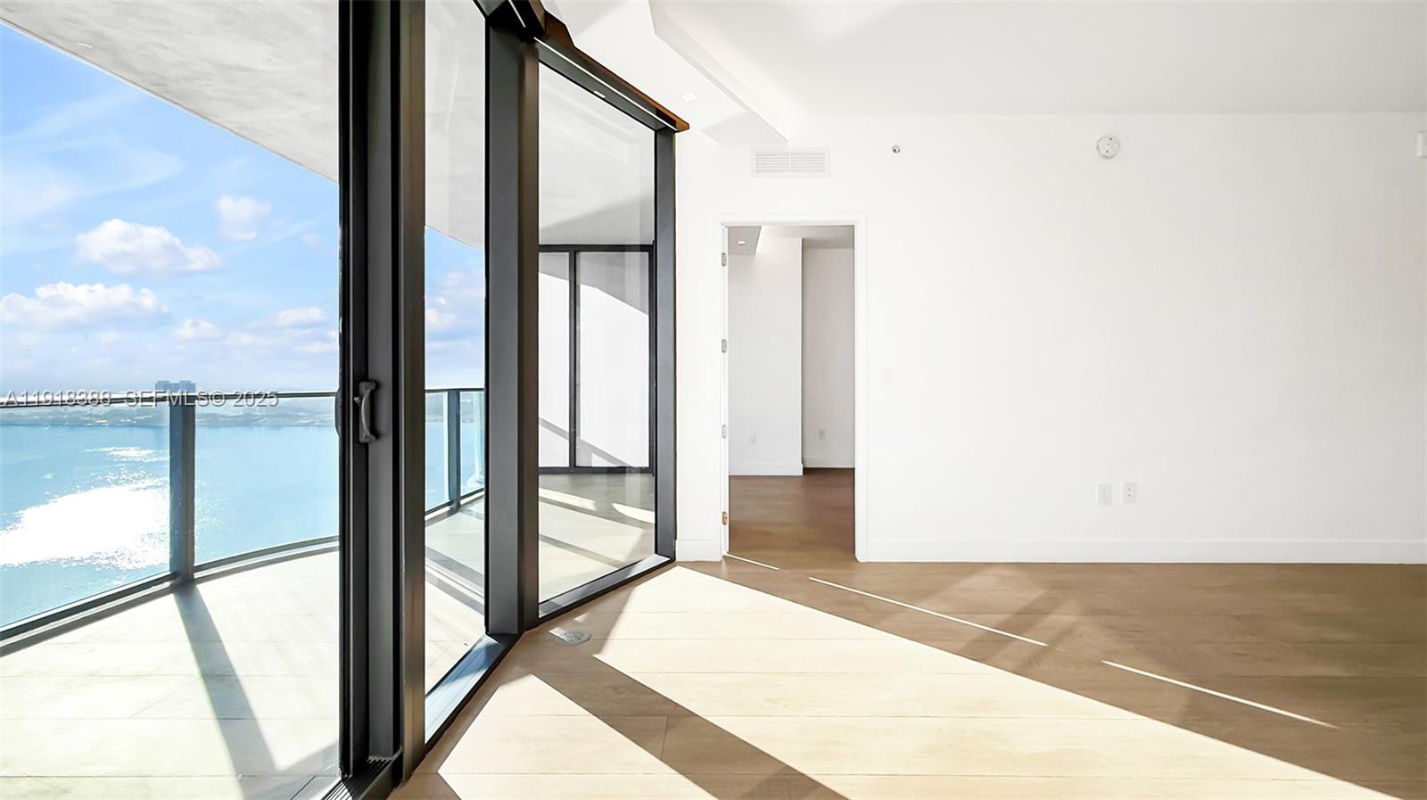 ARIA RESERVE - Residential