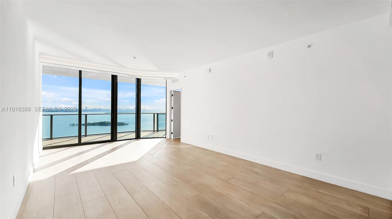 ARIA RESERVE - Residential