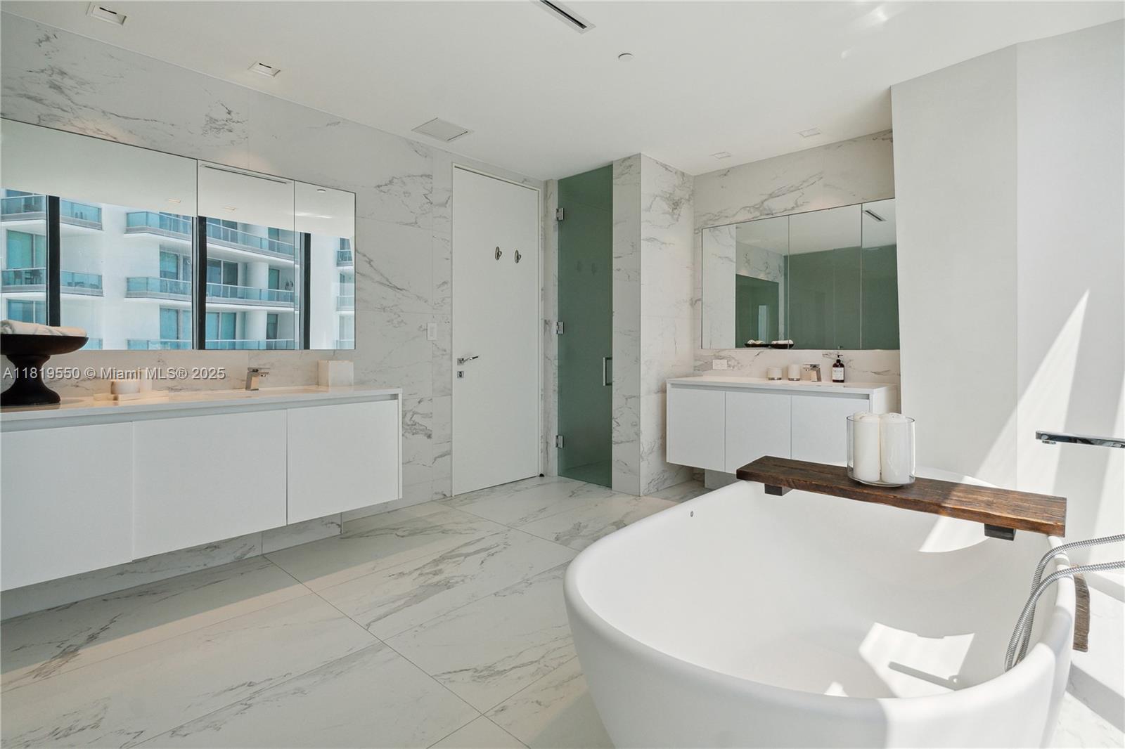 ONE THOUSAND MUSEUM CONDO - Residential