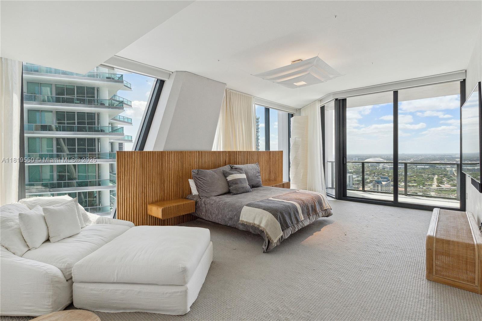 ONE THOUSAND MUSEUM CONDO - Residential