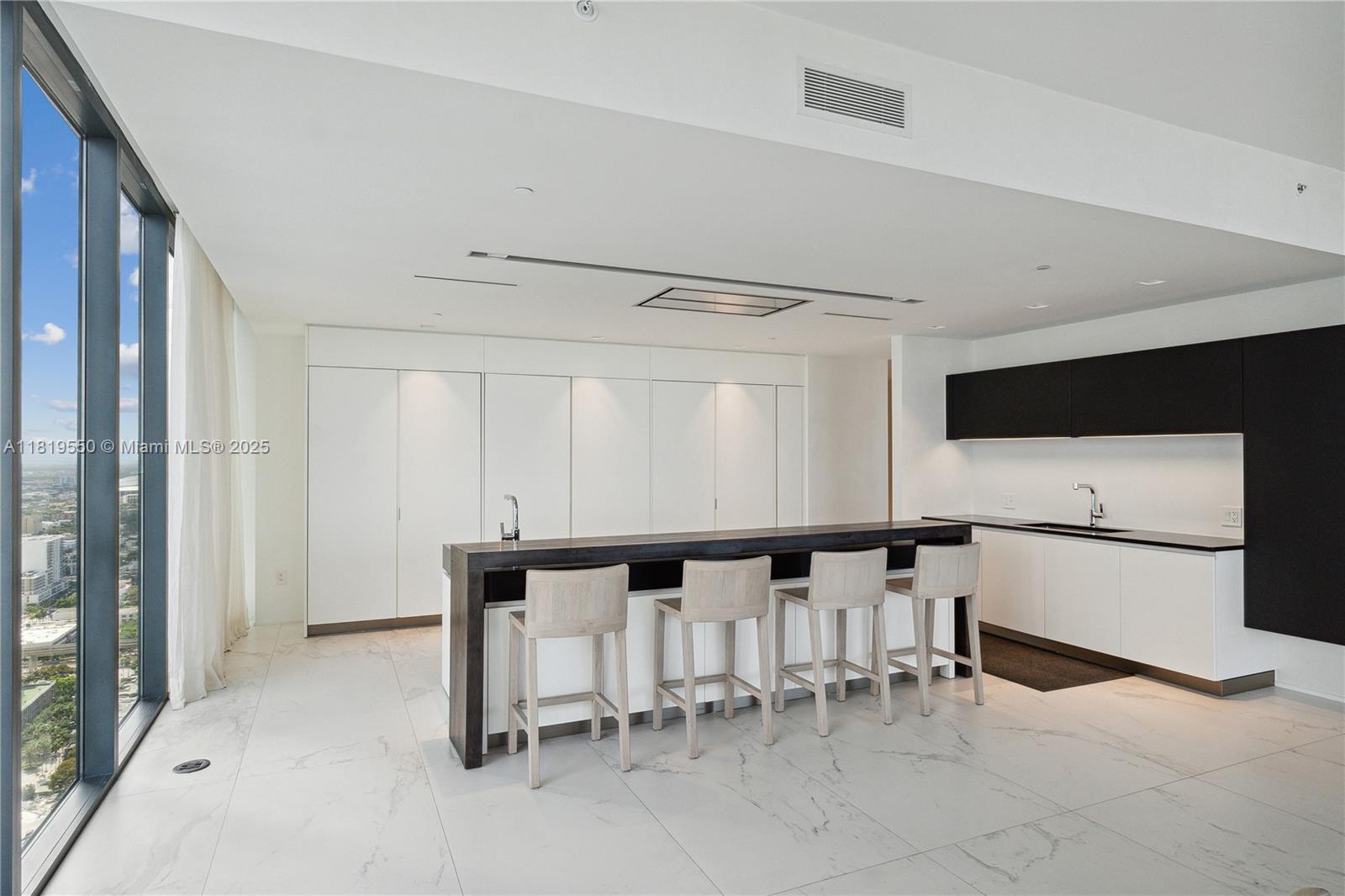 ONE THOUSAND MUSEUM CONDO - Residential