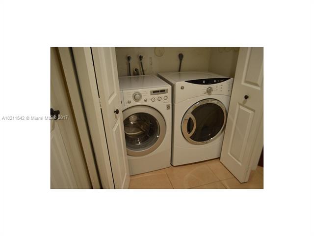 THE FALLS - Residential