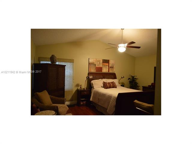 THE FALLS - Residential