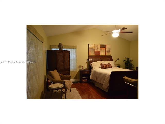 THE FALLS - Residential