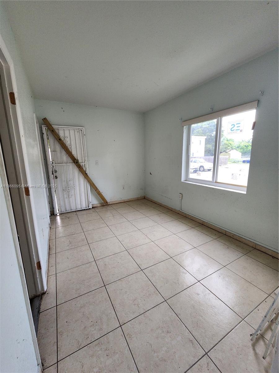 8454 NW 4th Ave 8454