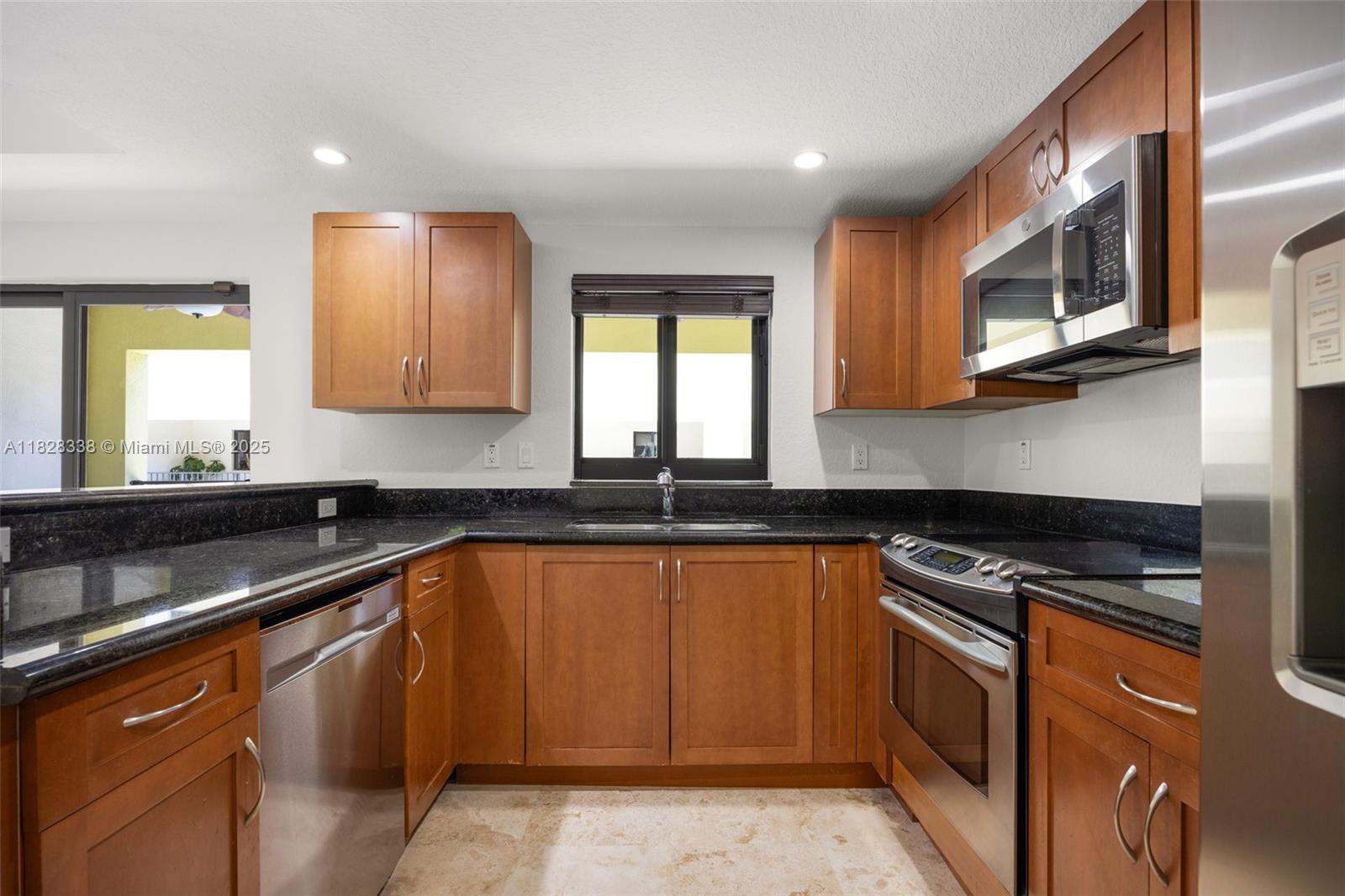 GROVE VILLAS CONDO - Residential