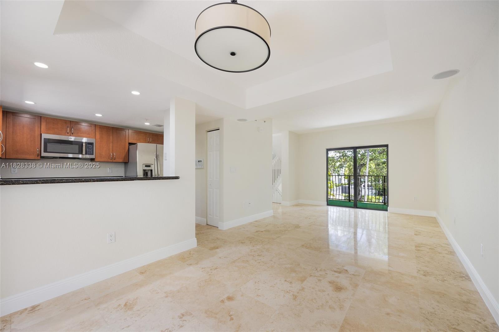GROVE VILLAS CONDO - Residential