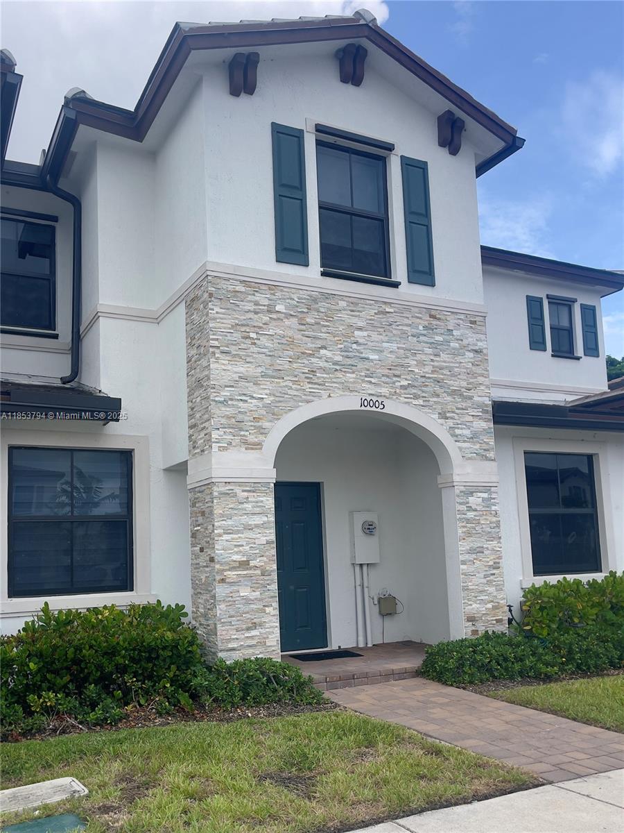 This beautiful townhome is one of the bigger floorplans this community offers, featuring 2-levels composed of 3 bedrooms and 2.5 bathrooms. Upon entering, you are welcomed by a spacious formal living room area which is followed by a spacious kitchen with plenty of storage space and abundant natural light, lastly, the dining/family room area which leads to a perfectly sized outdoor space with a shed for storage (2-parking spaces). All bedrooms are all located on the second floor as well as washer and dryer closet. This opportunity represents a great value to all tenants looking to obtain maximum value for their money! Do now wait and book your showing soon.