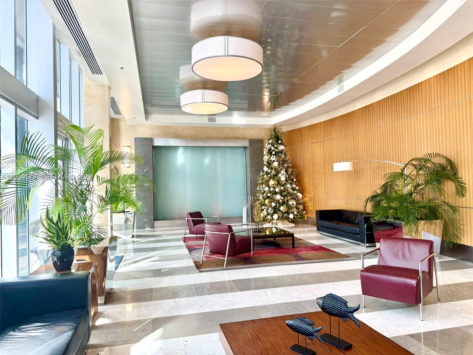 175 SW 7th St 1605/1606