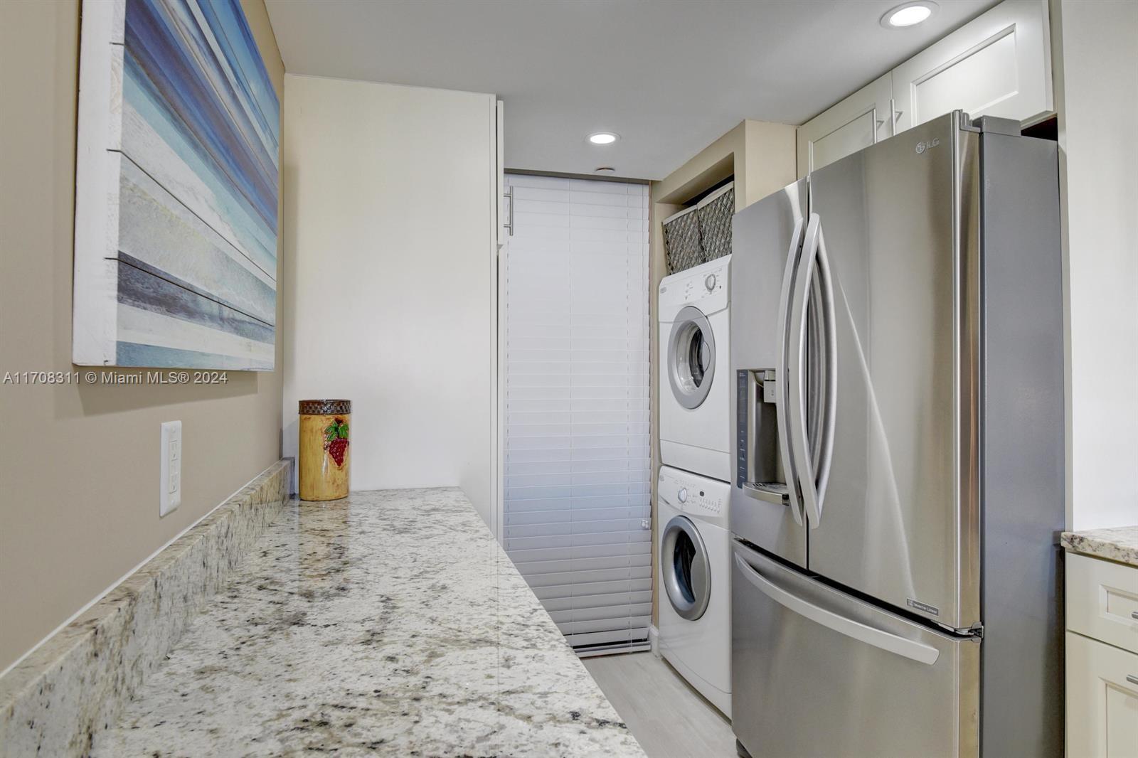 YACHT & RACQUET CLUB OF B - Residential Lease