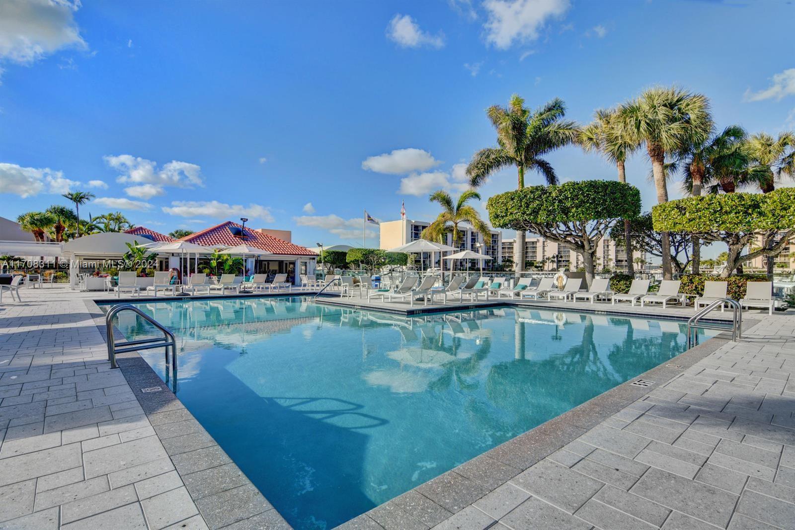 YACHT & RACQUET CLUB OF B - Residential Lease