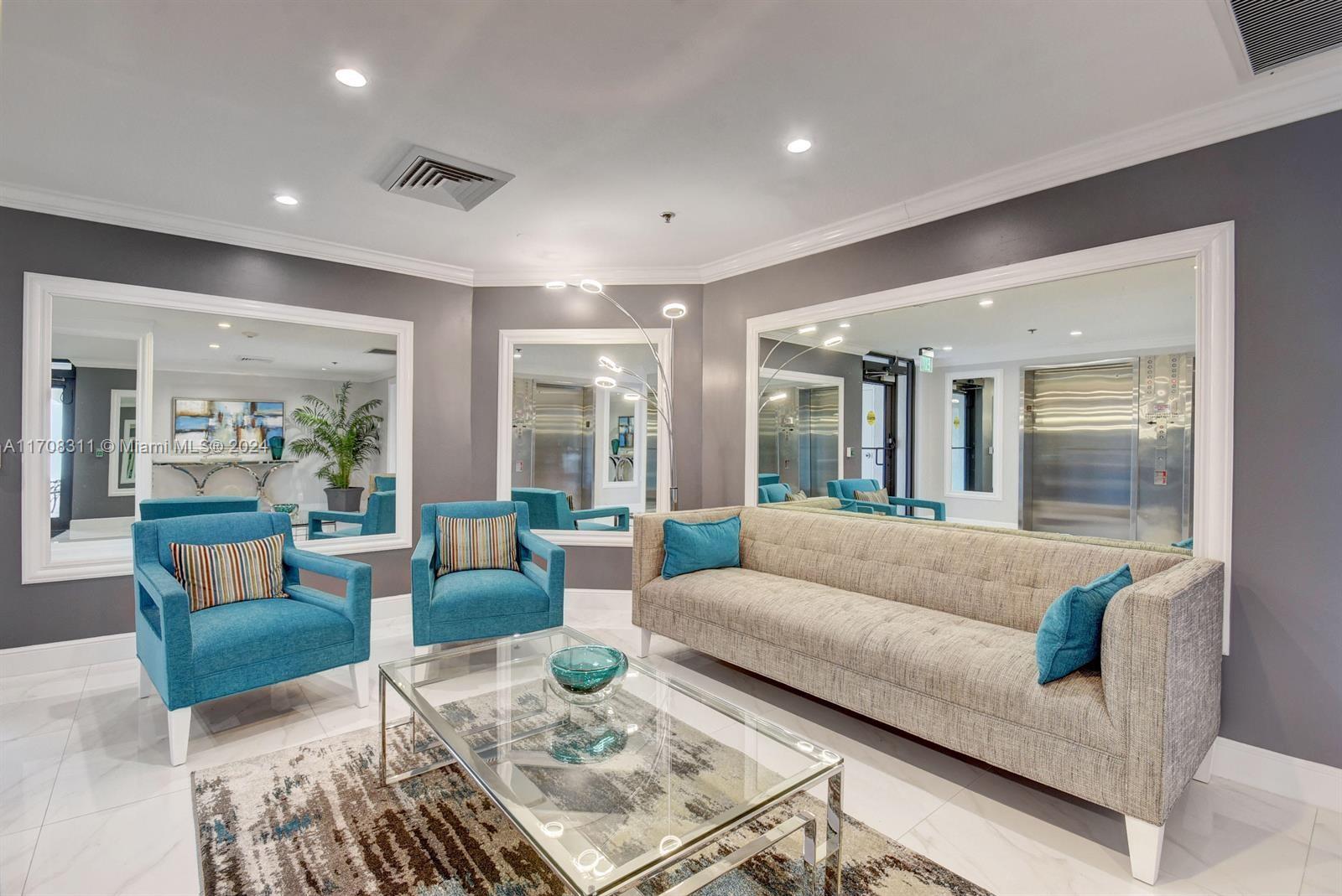 YACHT & RACQUET CLUB OF B - Residential Lease