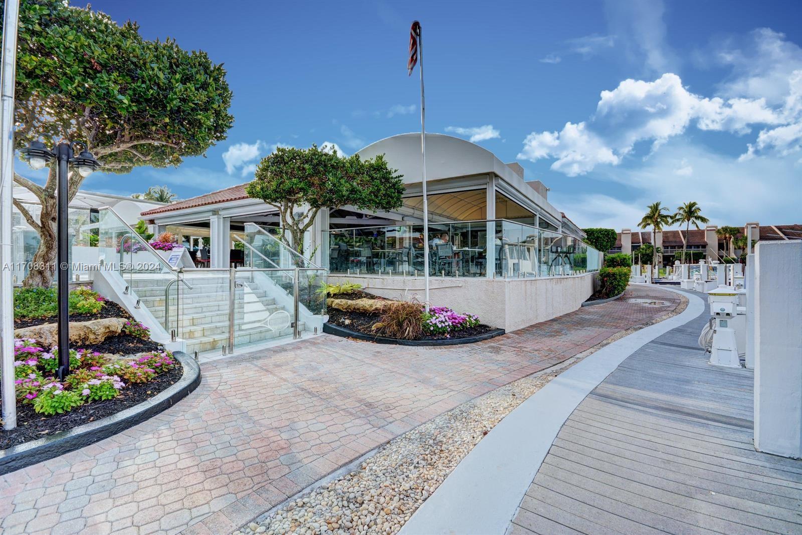 YACHT & RACQUET CLUB OF B - Residential Lease
