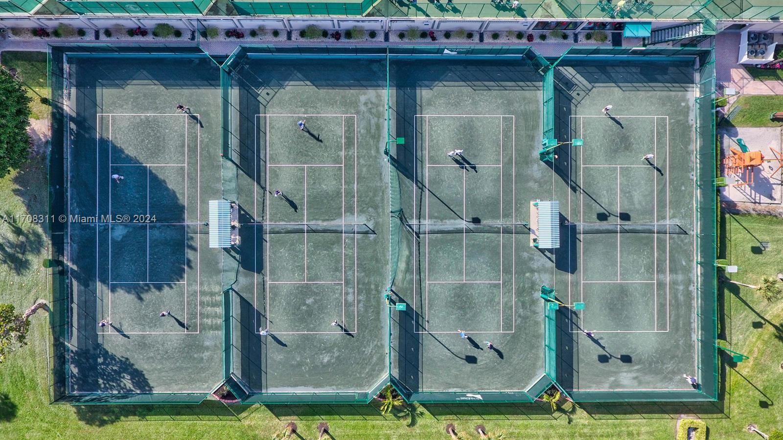 YACHT & RACQUET CLUB OF B - Residential Lease