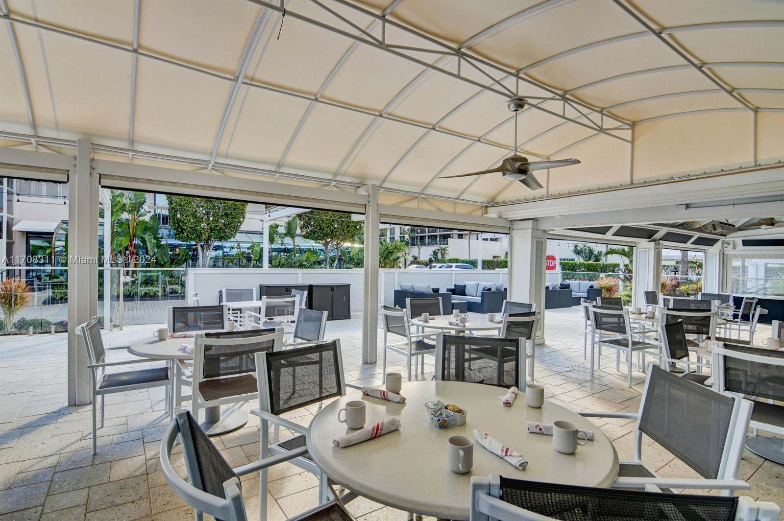 YACHT & RACQUET CLUB OF B - Residential Lease