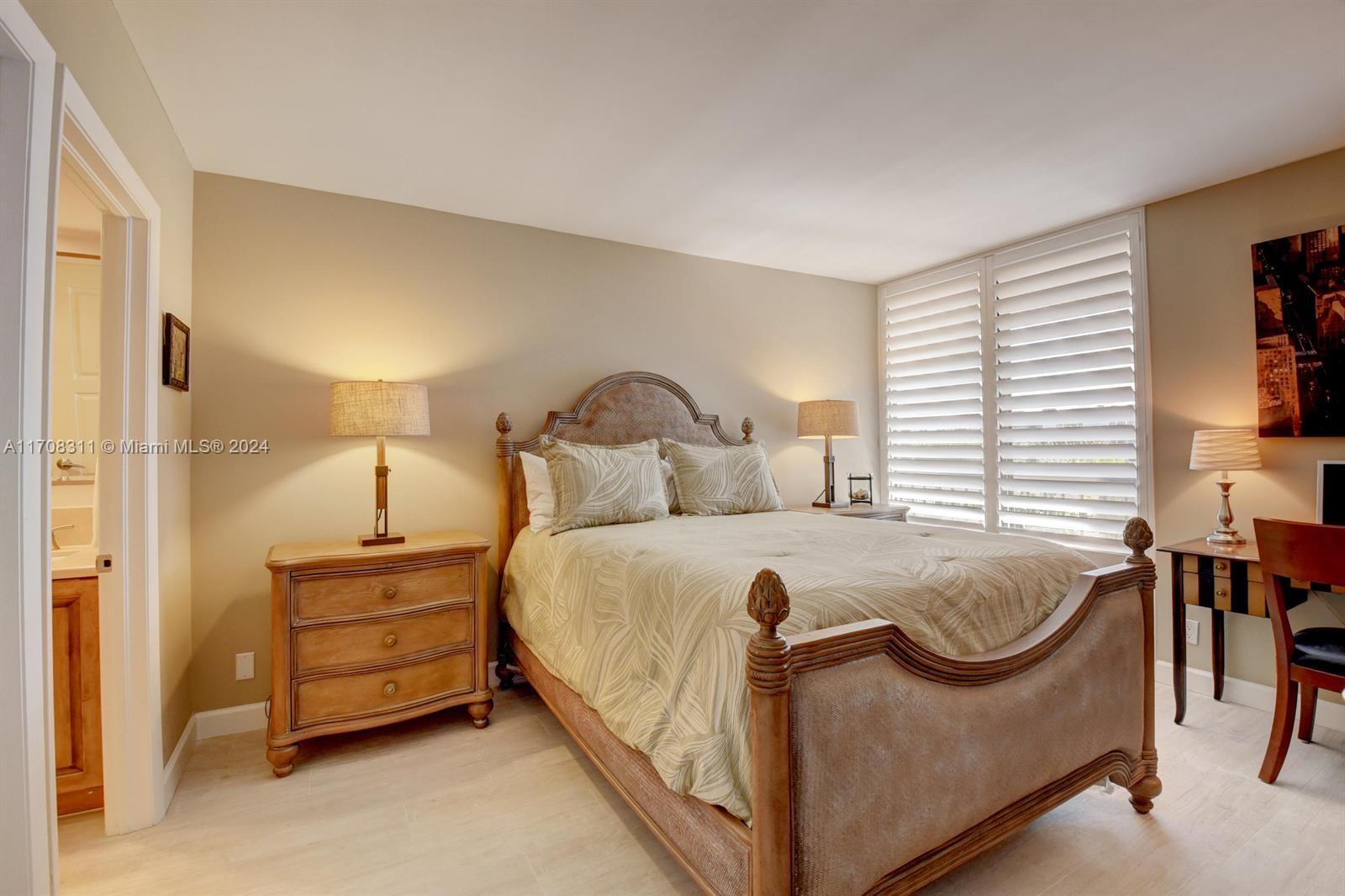 YACHT & RACQUET CLUB OF B - Residential Lease