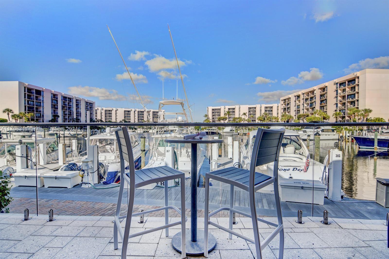 YACHT & RACQUET CLUB OF B - Residential Lease