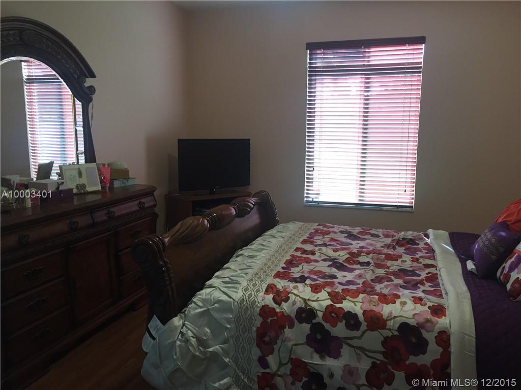 LAGUNA ISLES - Residential