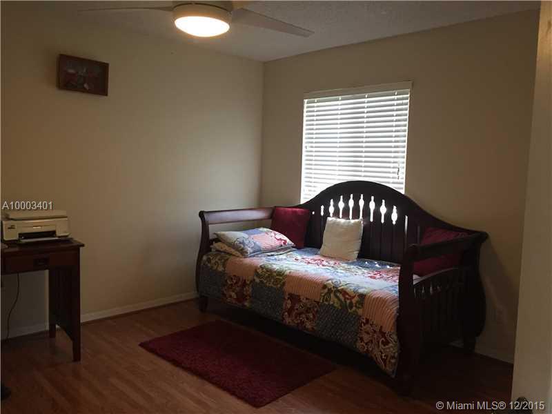 LAGUNA ISLES - Residential