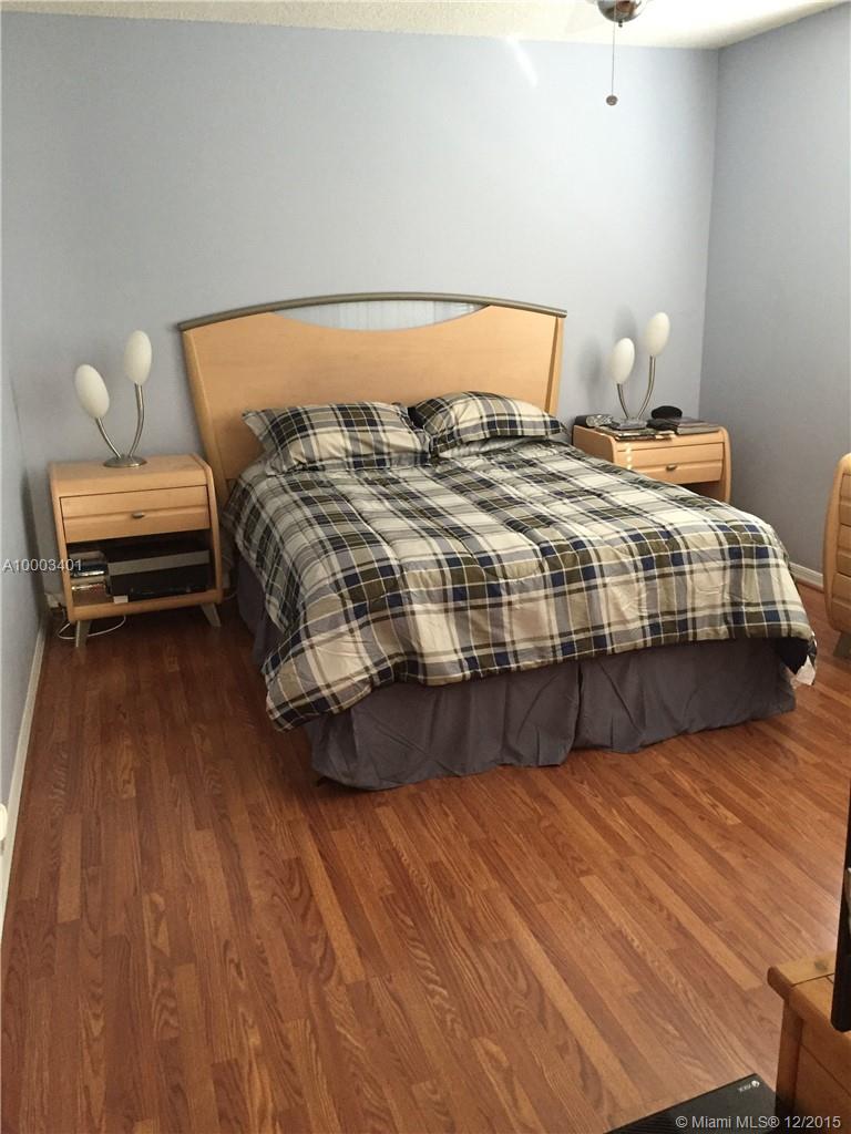 LAGUNA ISLES - Residential