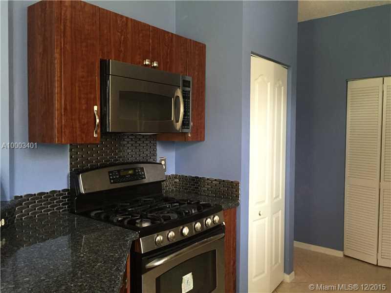 LAGUNA ISLES - Residential