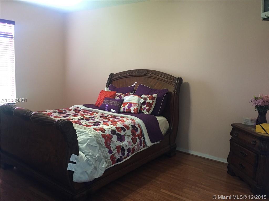 LAGUNA ISLES - Residential