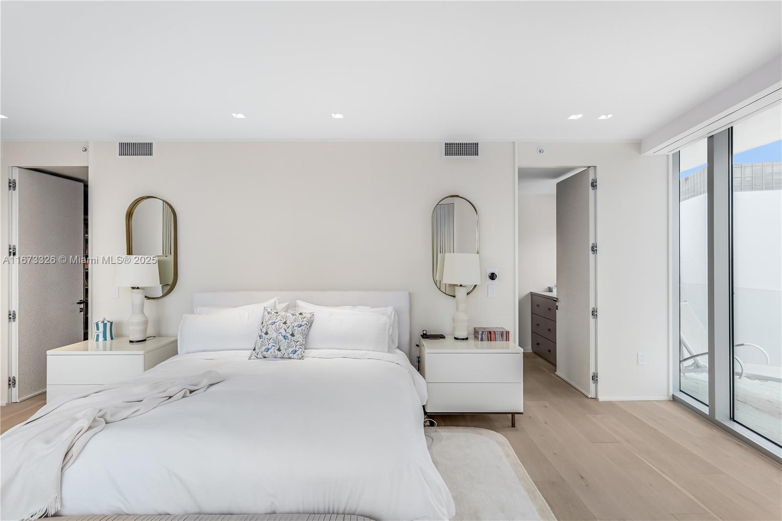 ONE OCEAN CONDO - Residential