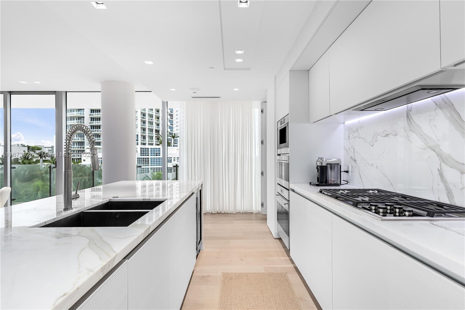 ONE OCEAN CONDO - Residential