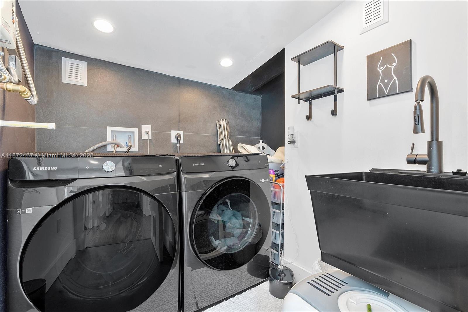 AMD PL OF SUMMERLAND - Residential