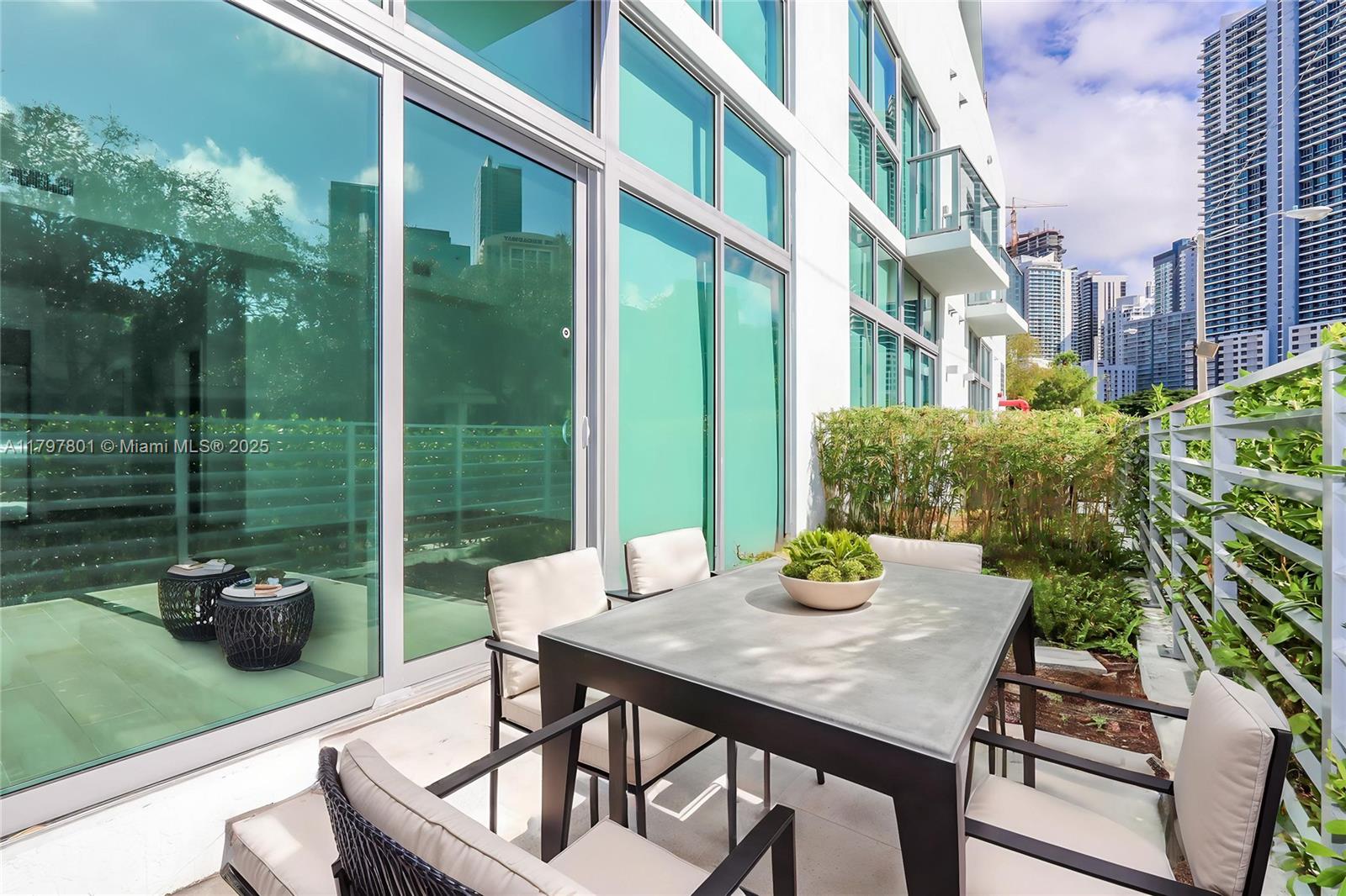 LE PARC AT BRICKELL CONDO - Residential