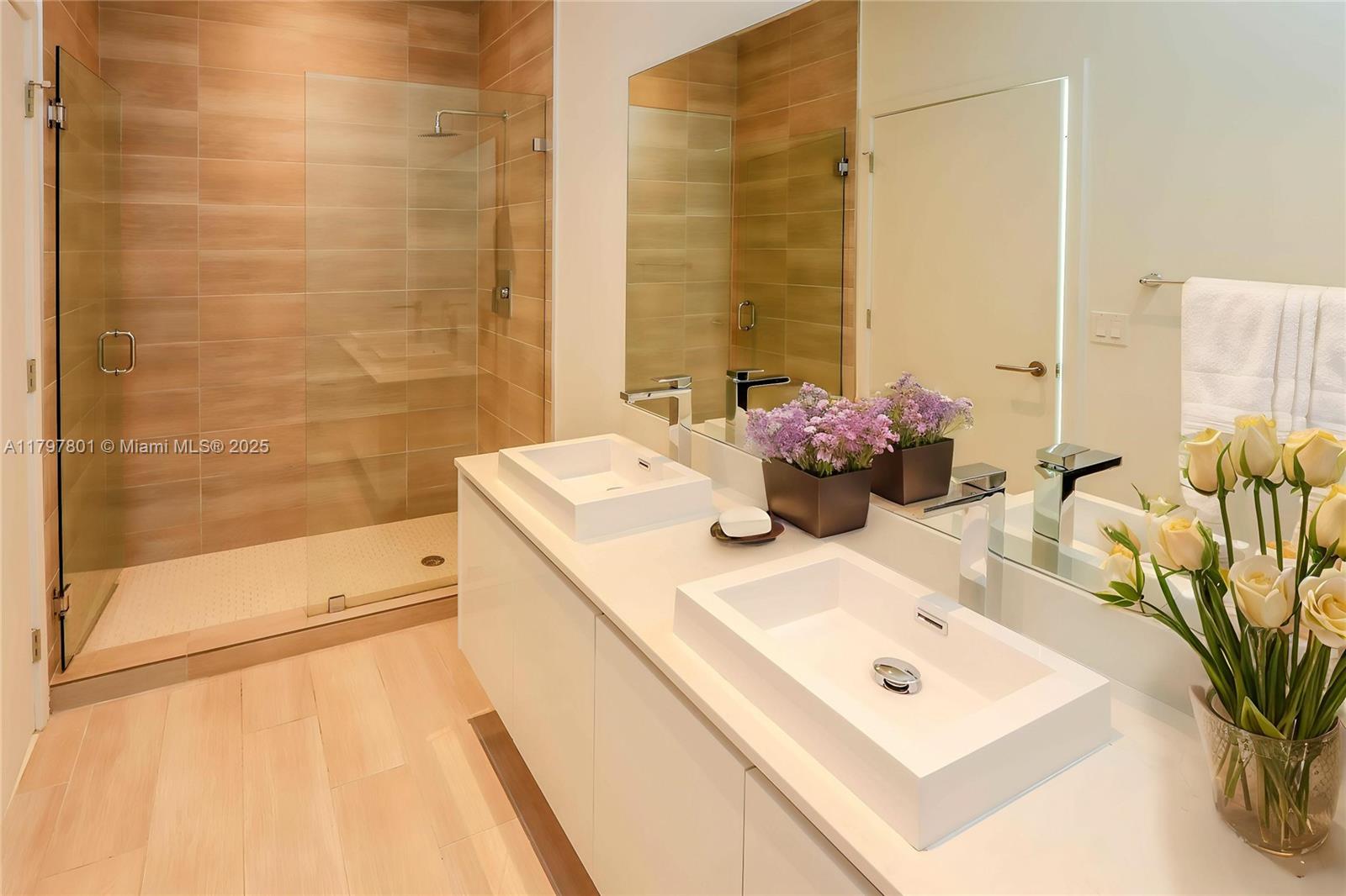 LE PARC AT BRICKELL CONDO - Residential