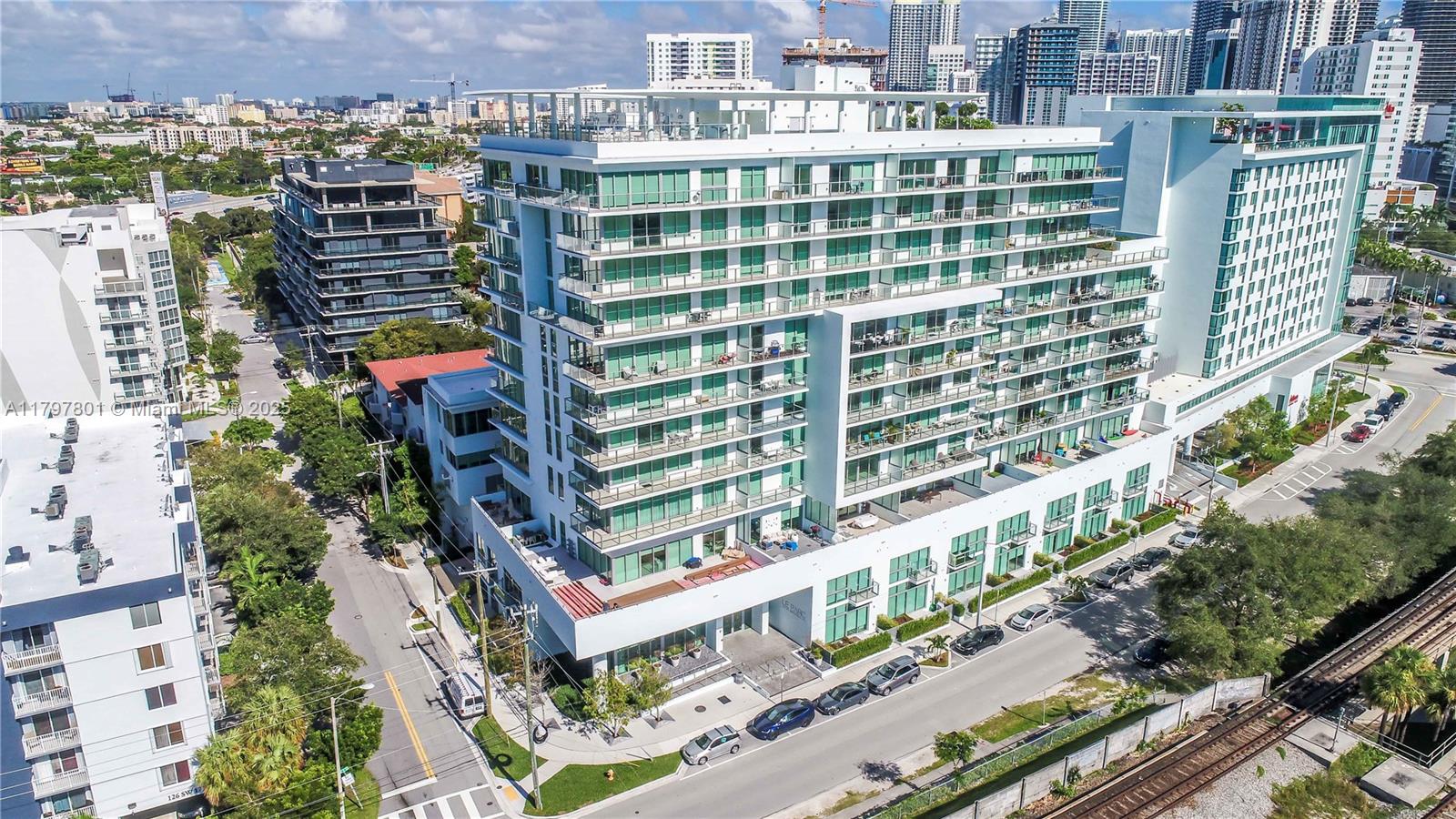 LE PARC AT BRICKELL CONDO - Residential