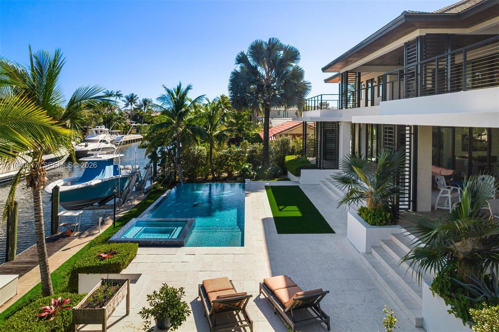 SUNRISE HARBOUR REV PL - Residential