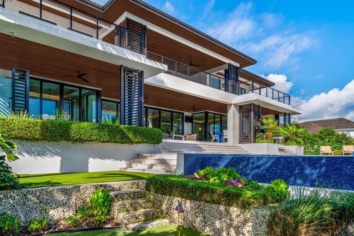 SUNRISE HARBOUR REV PL - Residential