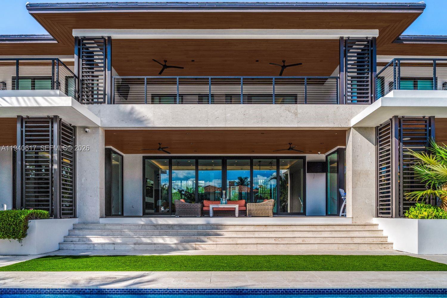 SUNRISE HARBOUR REV PL - Residential