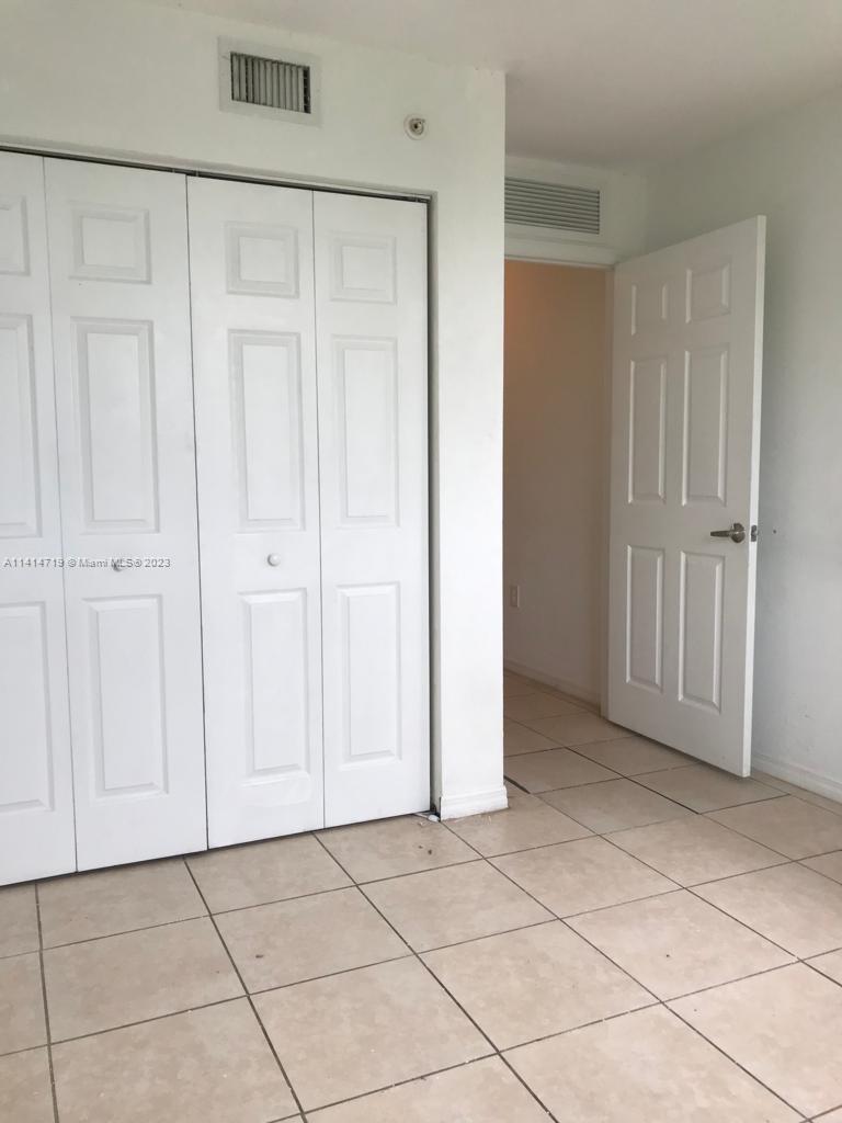 THE OAKS IN NORTH MIAMI C - Residential Lease