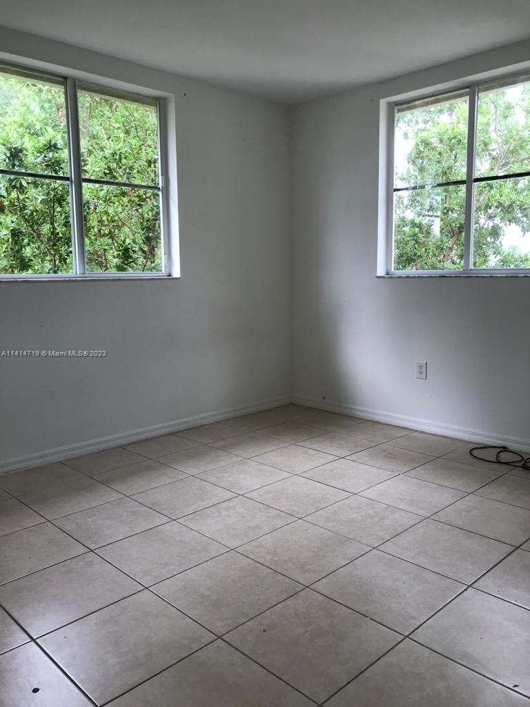 THE OAKS IN NORTH MIAMI C - Residential Lease