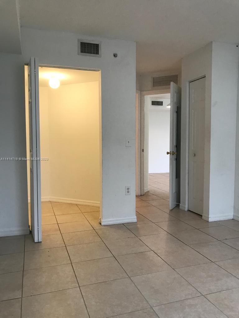 THE OAKS IN NORTH MIAMI C - Residential Lease