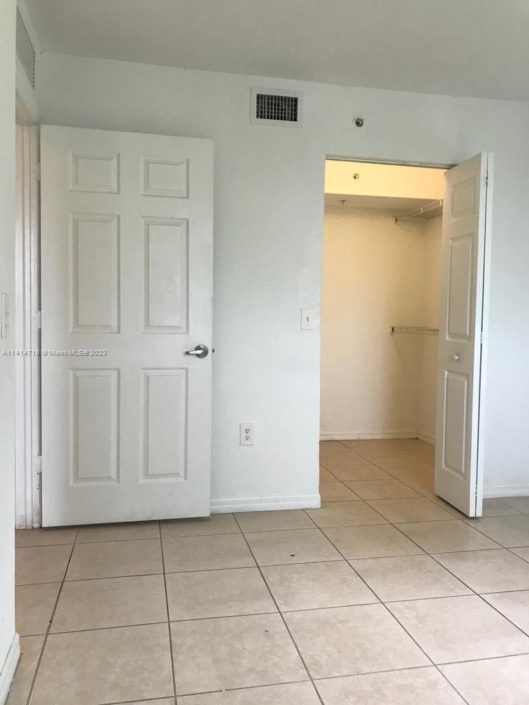 THE OAKS IN NORTH MIAMI C - Residential Lease