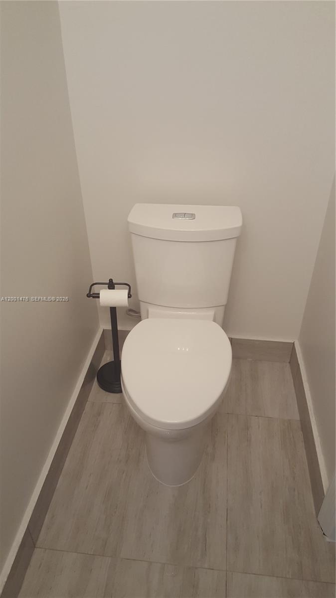 Las Brisas/Doral Condo 04 - Residential Lease