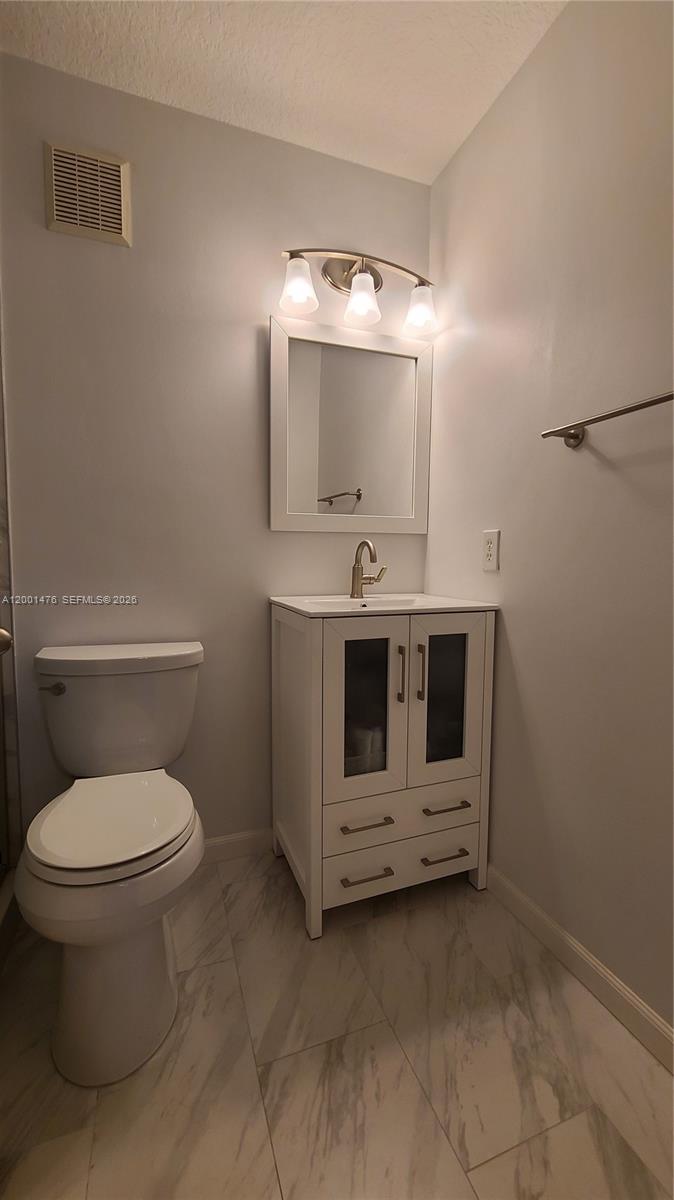 Las Brisas/Doral Condo 04 - Residential Lease