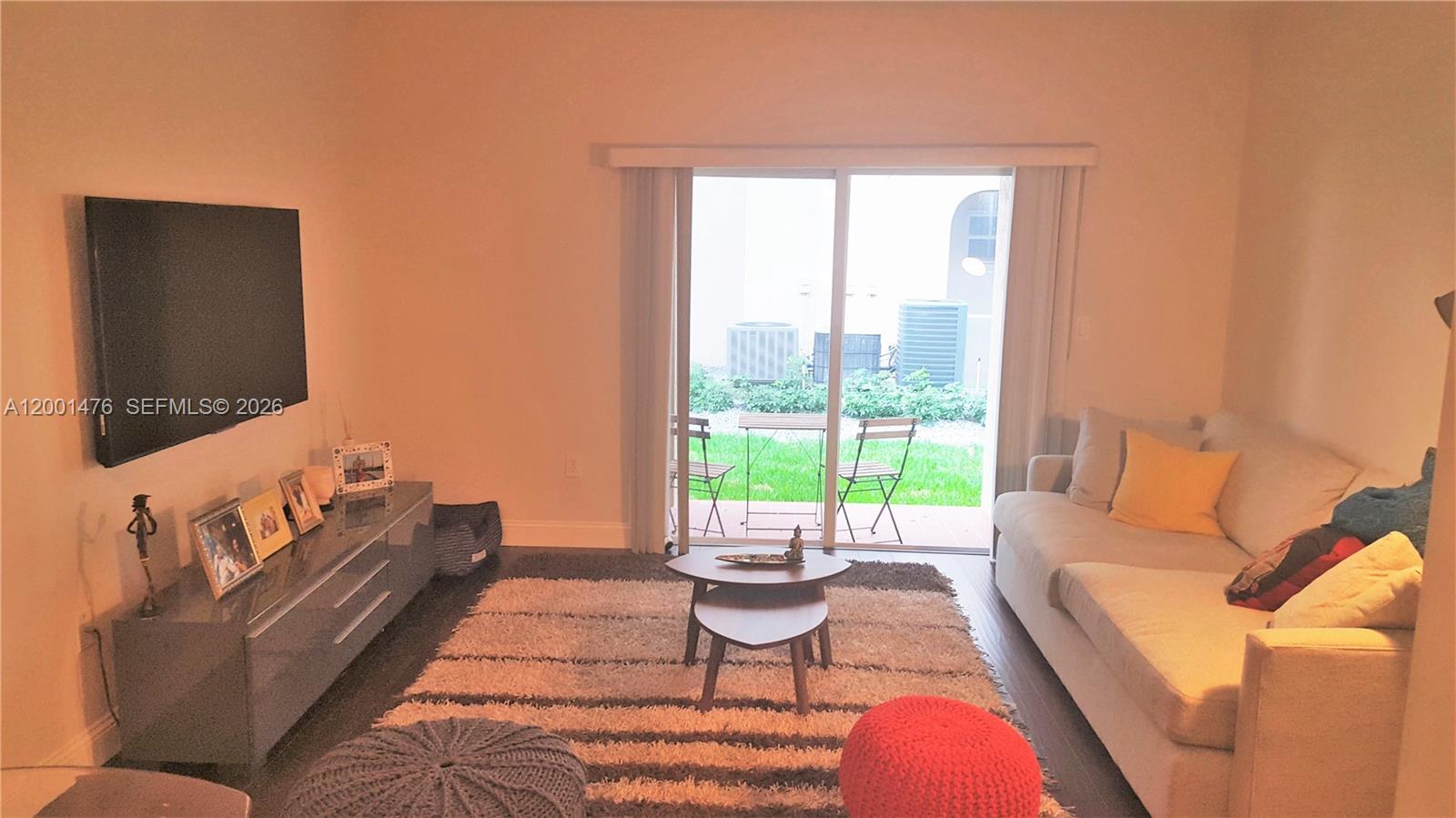 Las Brisas/Doral Condo 04 - Residential Lease