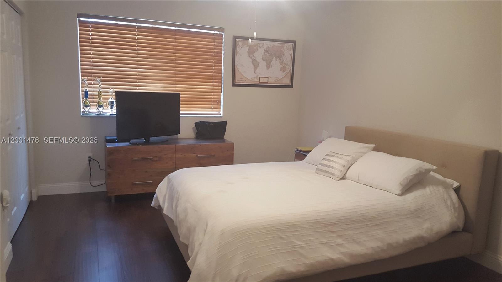 Las Brisas/Doral Condo 04 - Residential Lease