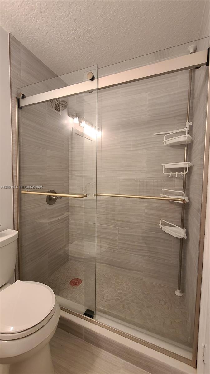 Las Brisas/Doral Condo 04 - Residential Lease