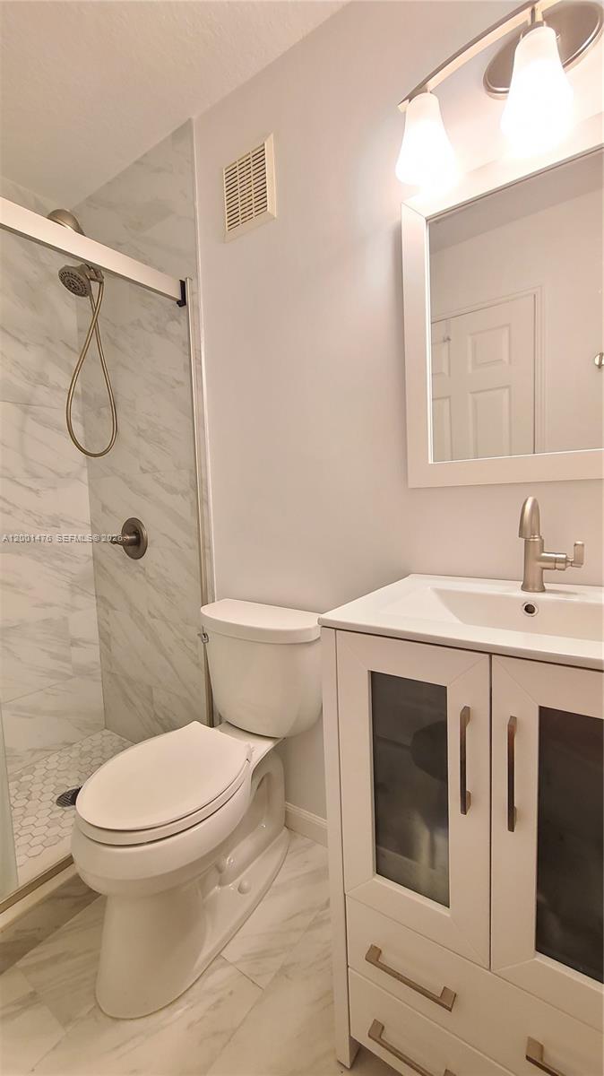 Las Brisas/Doral Condo 04 - Residential Lease