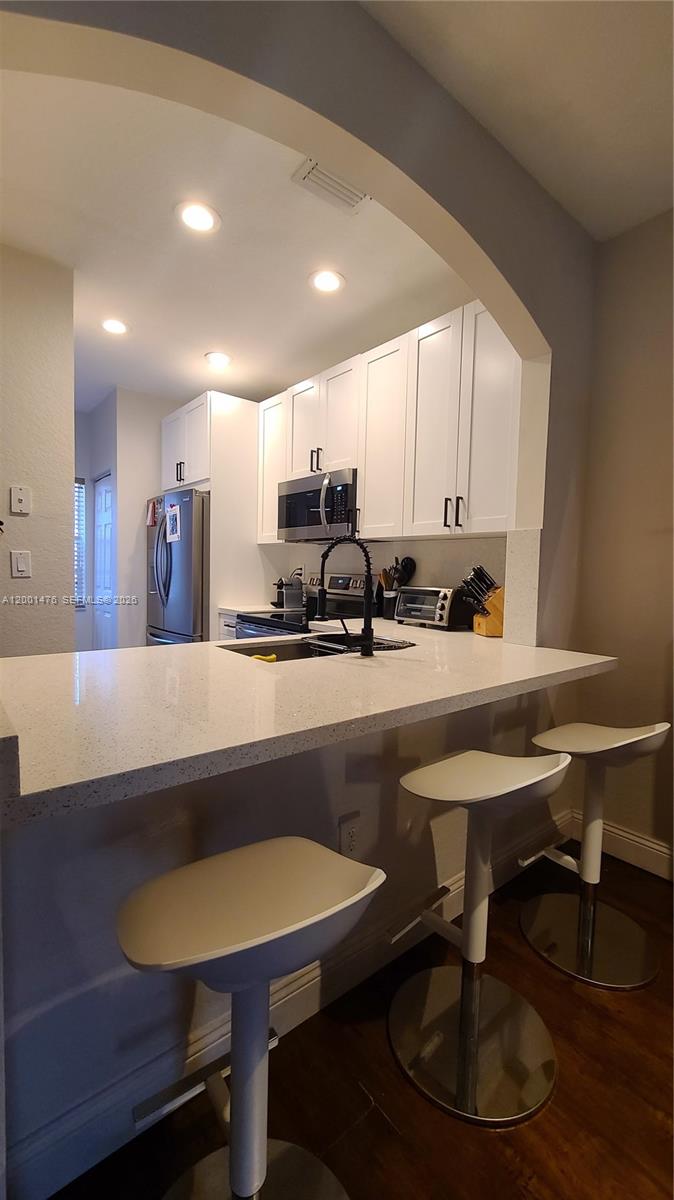Las Brisas/Doral Condo 04 - Residential Lease