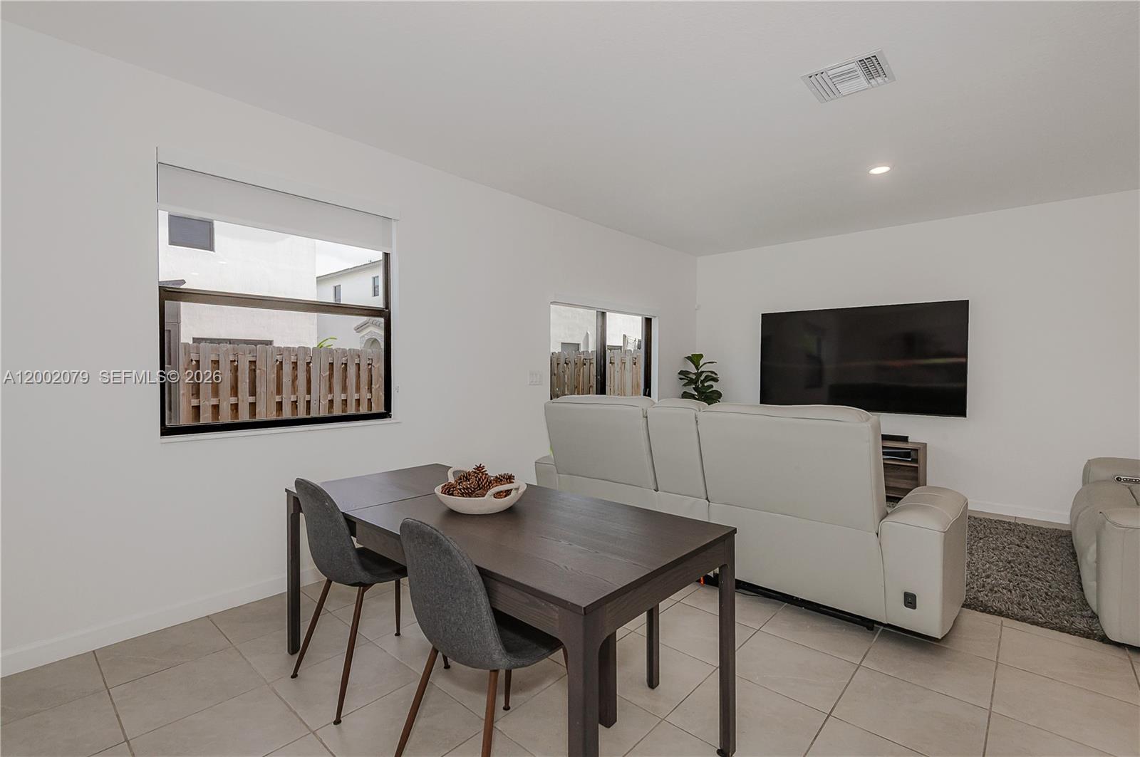 CAMBRIDGE ESTATES FIRST A - Residential Lease