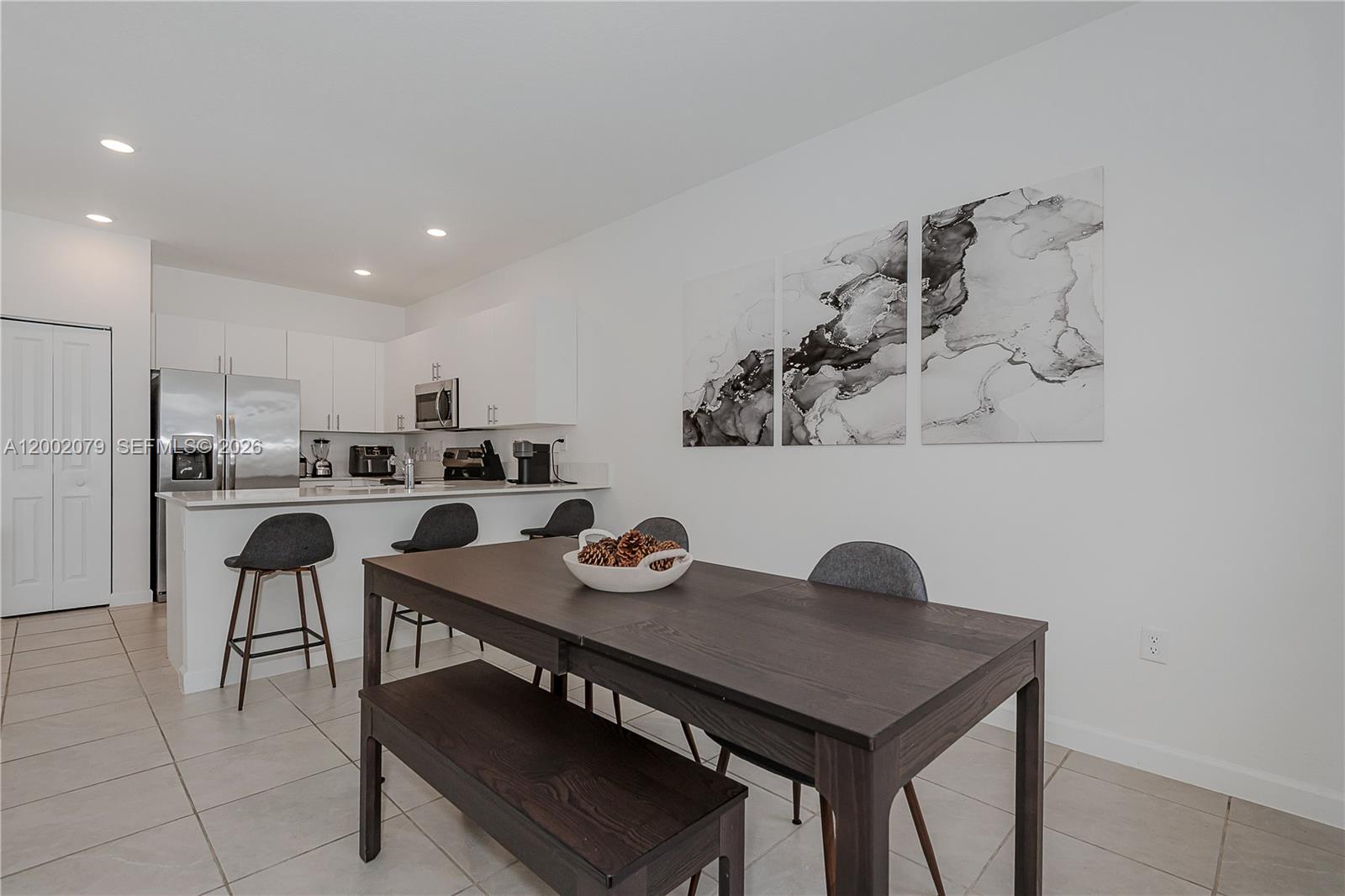 CAMBRIDGE ESTATES FIRST A - Residential Lease