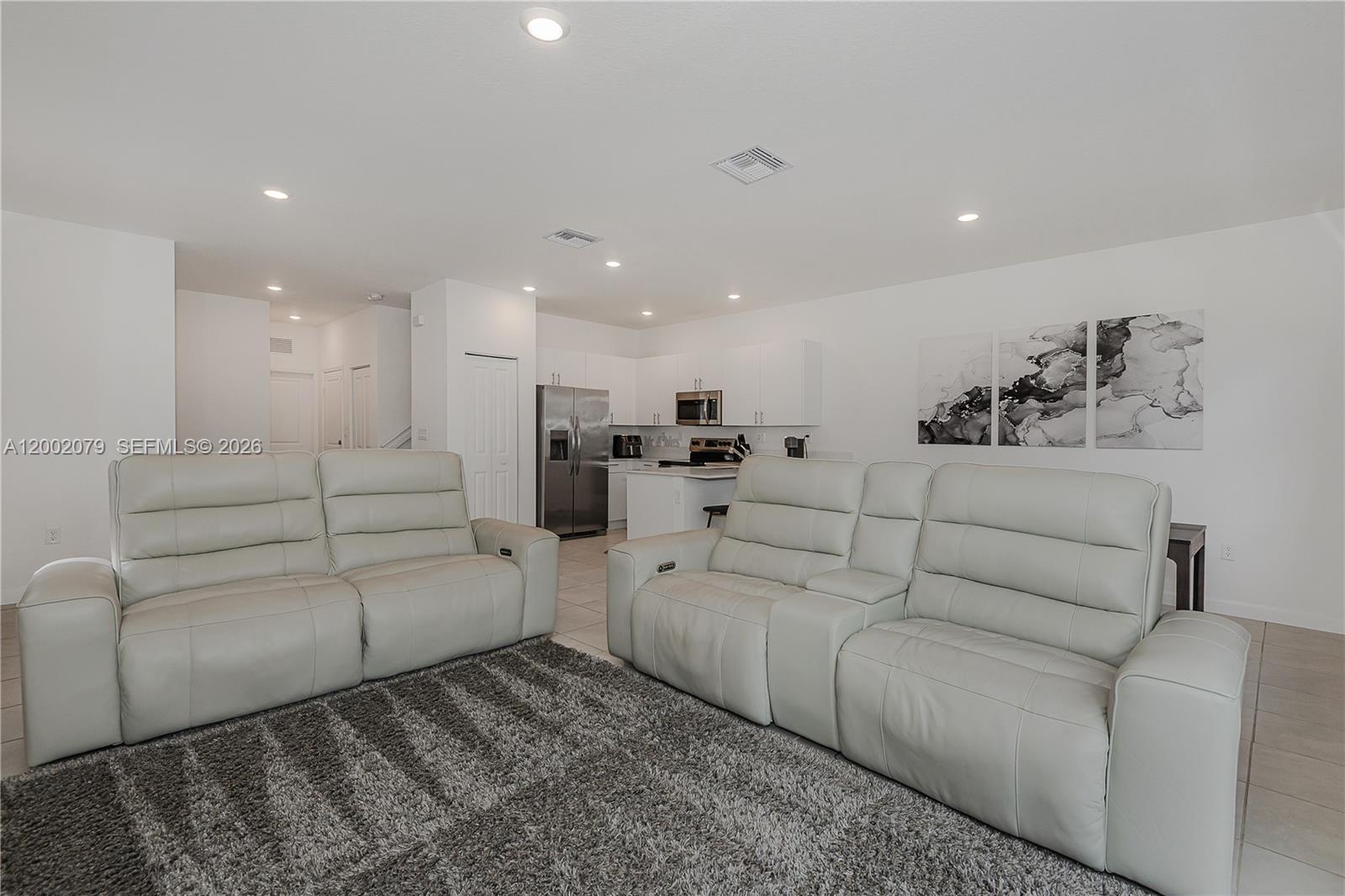 CAMBRIDGE ESTATES FIRST A - Residential Lease