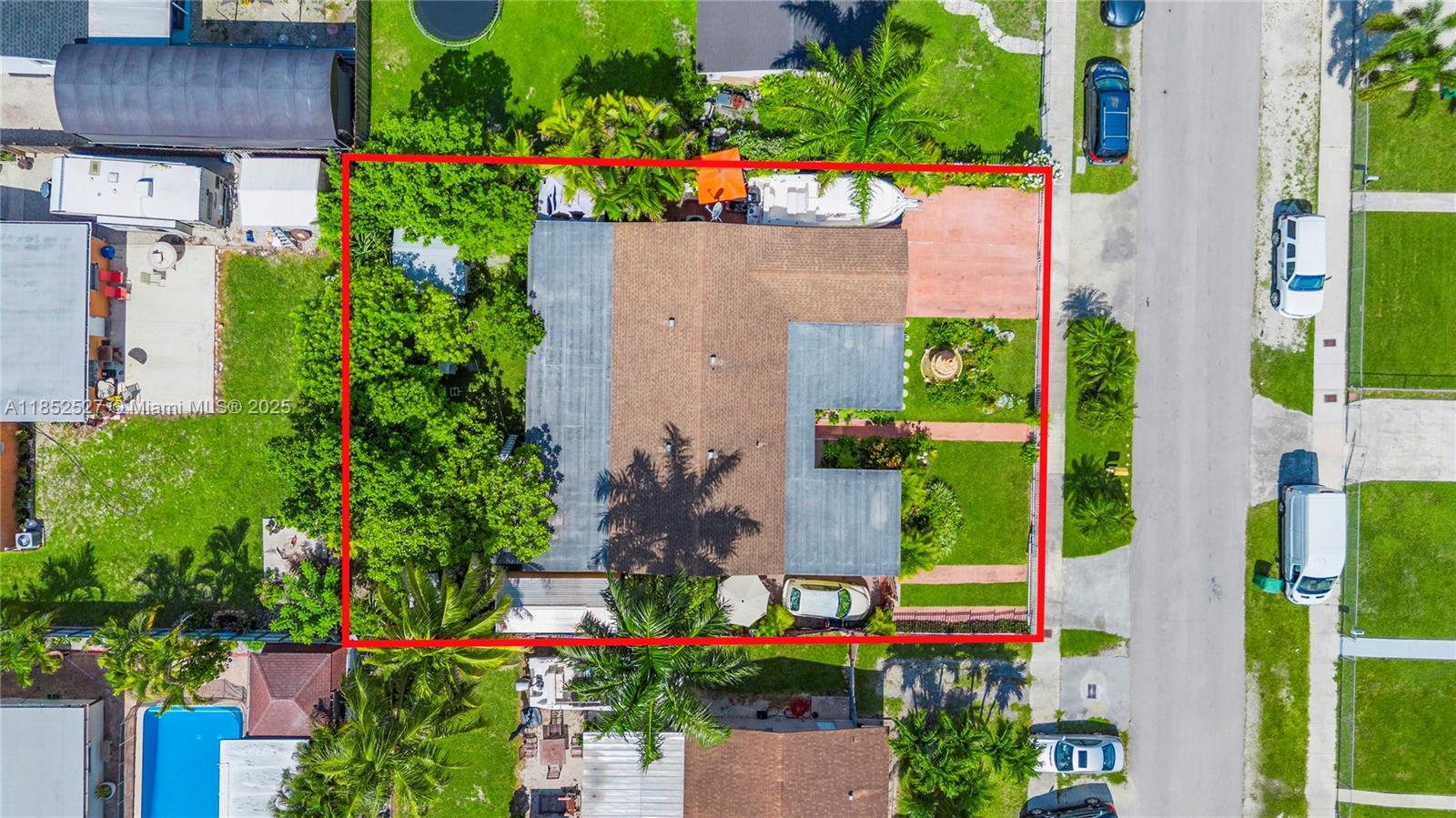 AVOCADO MANOR - Residential